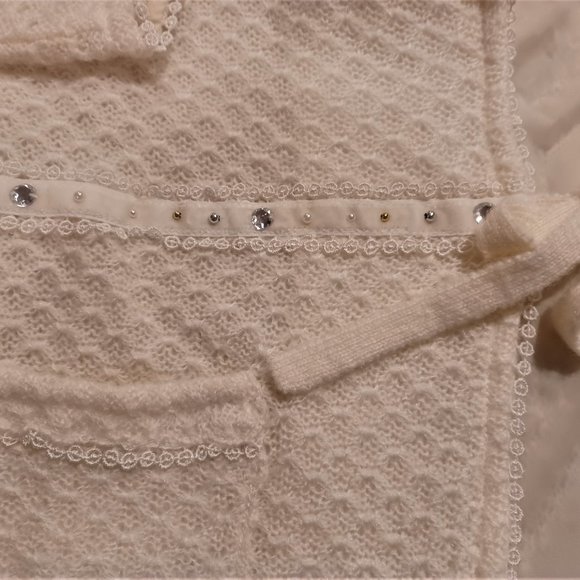 Sweater Blazer by Vice Versa; creamy white/ivory with lace and light bling. M - Picture 3 of 6